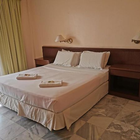 Oyo 89972 Borneo Paradise Beach Hotel โกตาคินาบาลู ภายนอก รูปภาพ